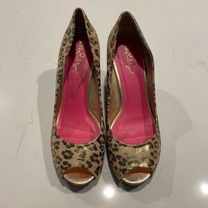 EUC Lilly Pulitzer Leopard Wedge Heels Size 8
